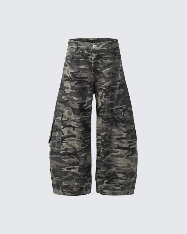 Camouflage Cargo Pants with Fur-Collar Jacket - Image 5