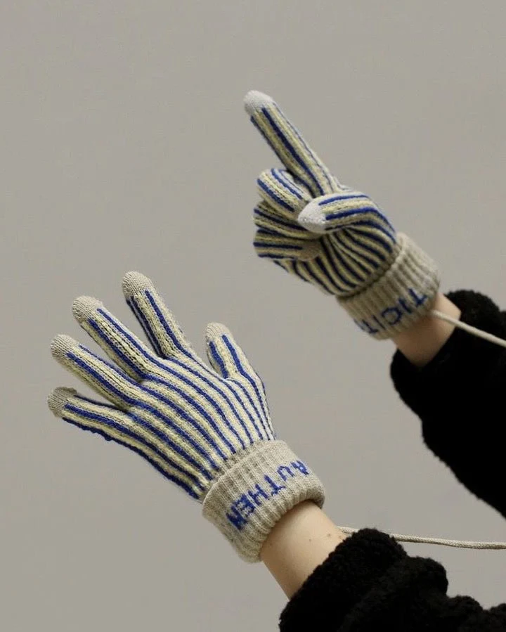 Color-block Striped Touchscreen Gloves - Image 3