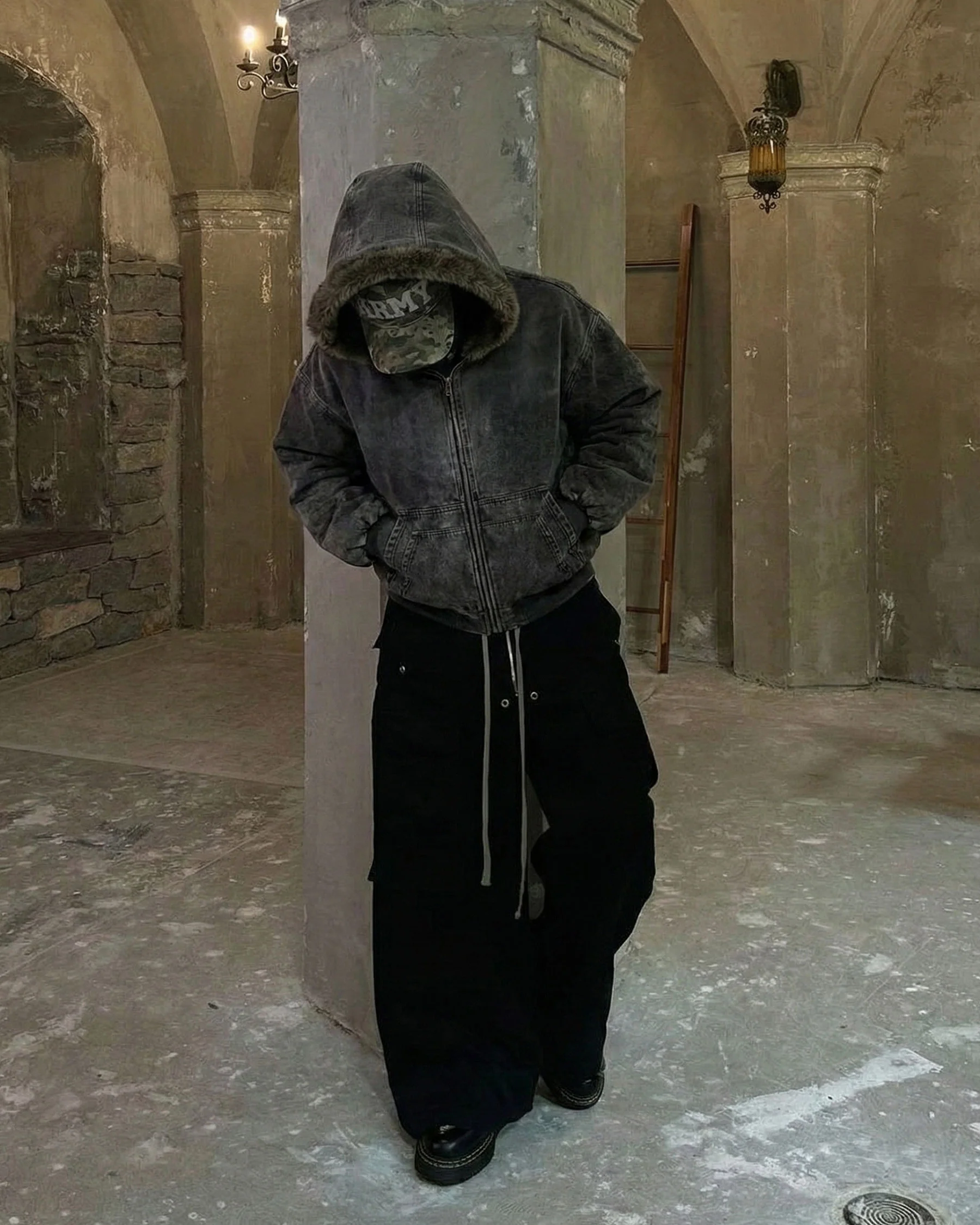 Cropped-Boxy Hoodie in Stone-Washed Cotton - Image 12