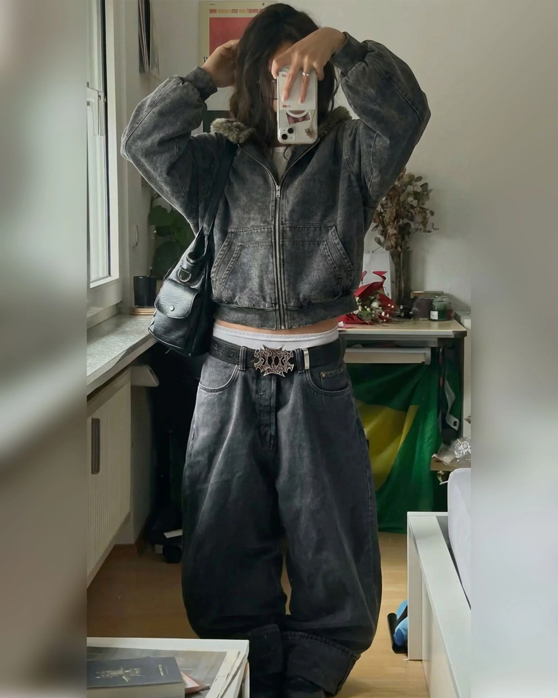 Cropped-Boxy Hoodie in Stone-Washed Cotton - Image 9
