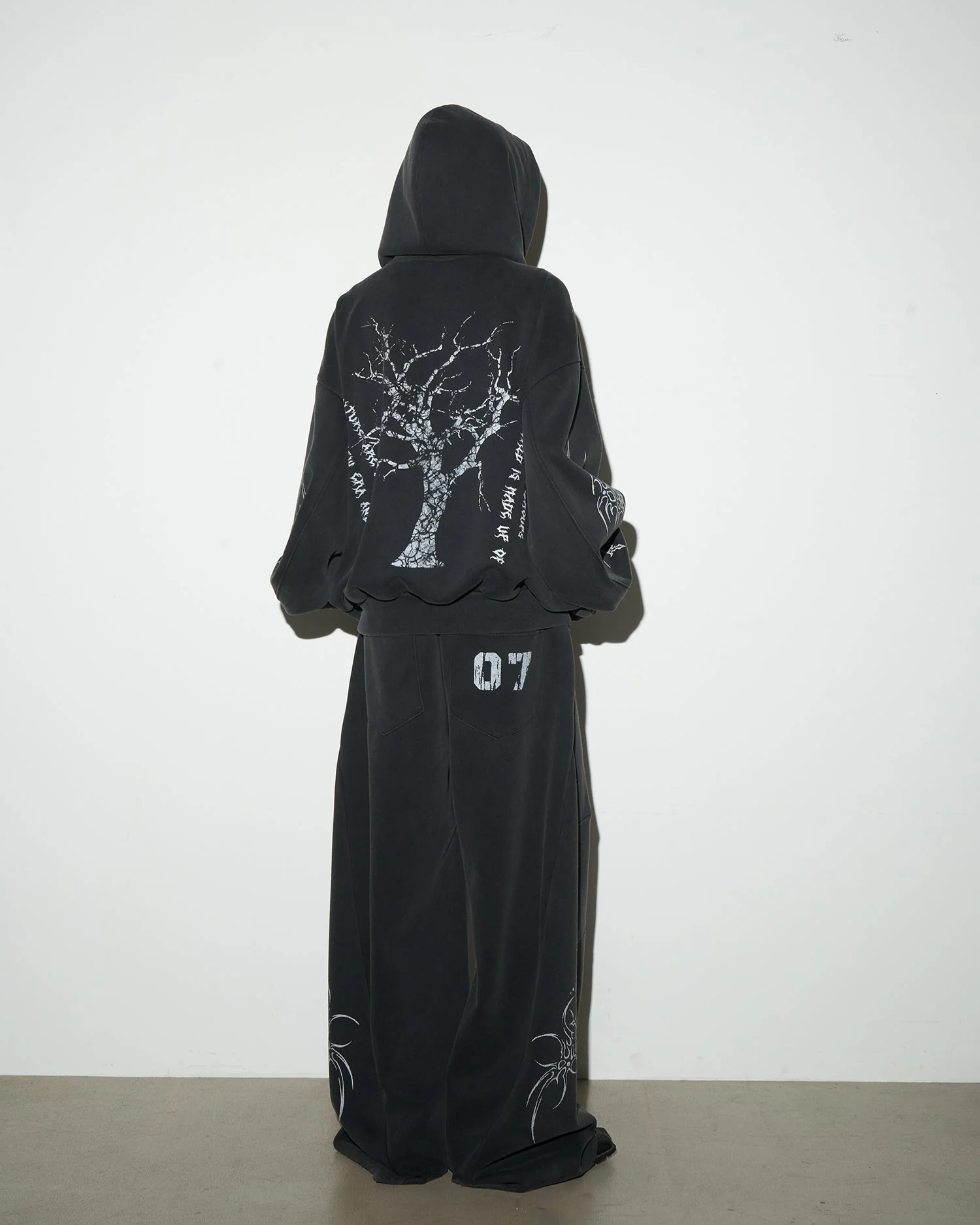 Gothic Tree Graphic Oversized Hoodie - Image 4