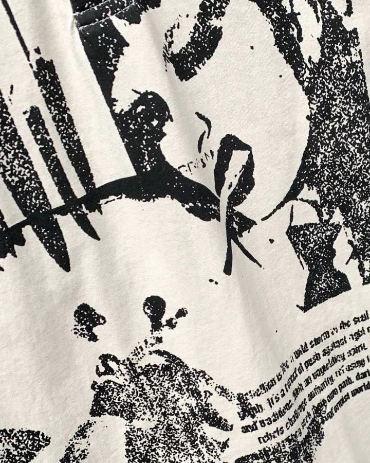 Graphic Stud Collar Contrast Tee - Image 7