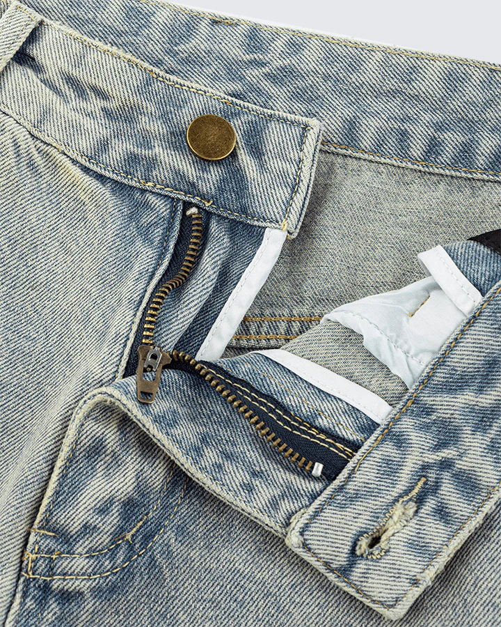 Wide-Leg Denim Jeans with Buttoned Hem - Image 4