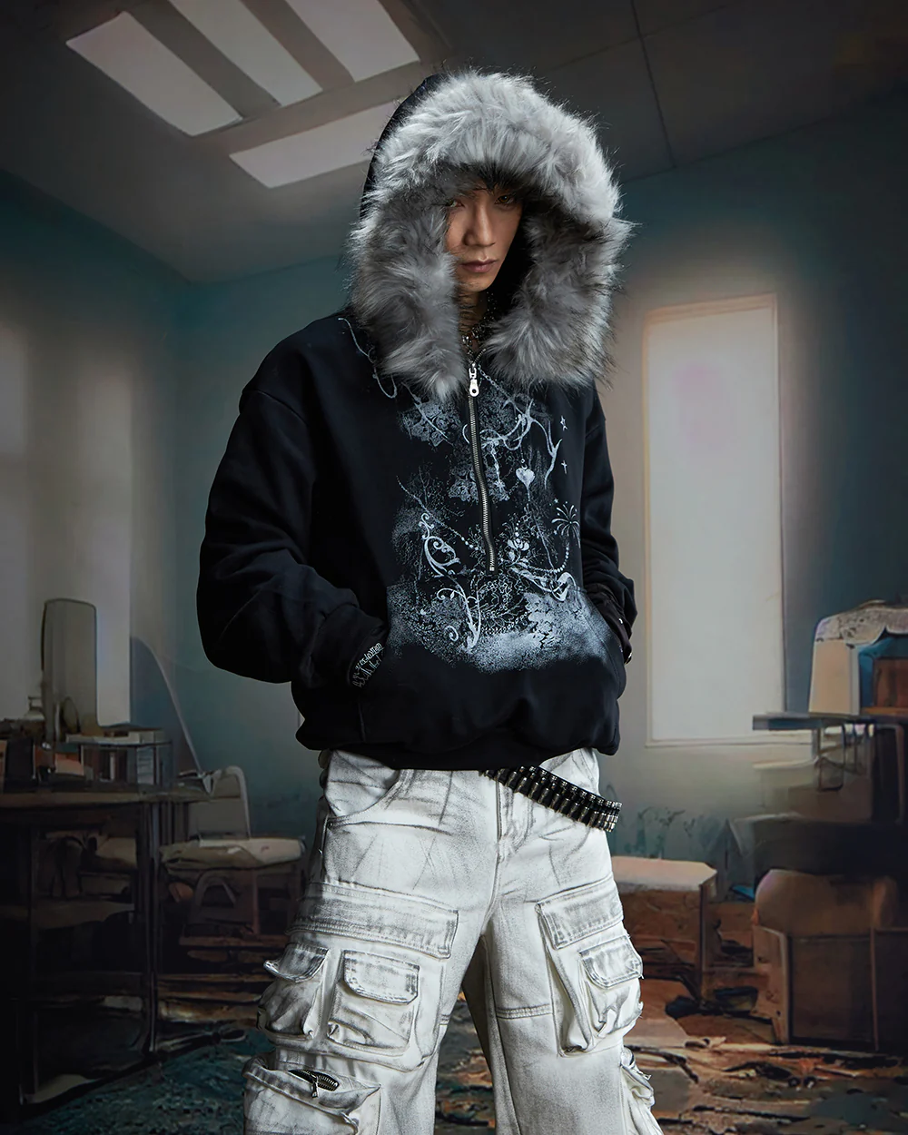 Lightweight Fuzzy Printed Half-Zip Cropped Hoodie - Image 2