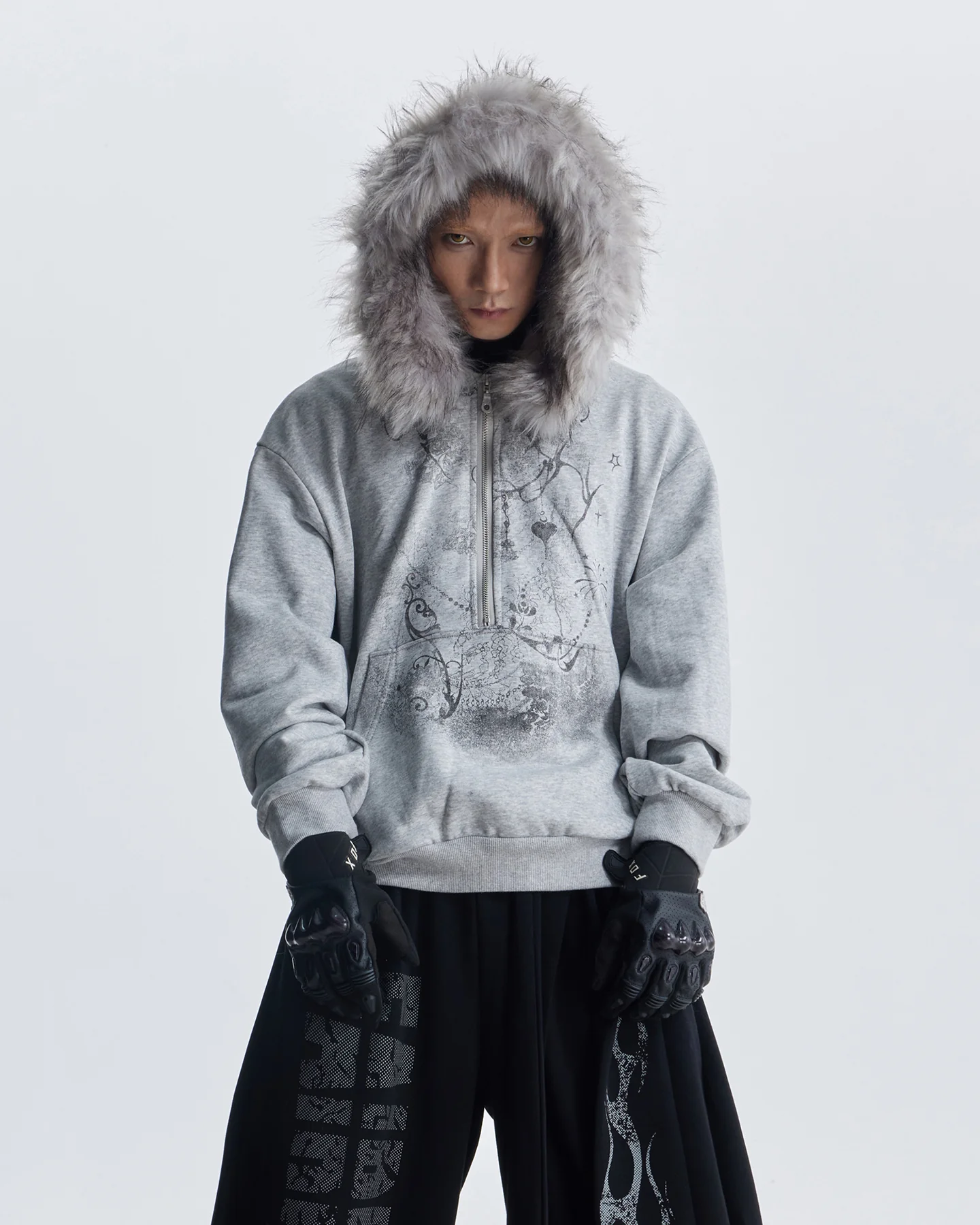 Lightweight Fuzzy Printed Half-Zip Cropped Hoodie - Image 3