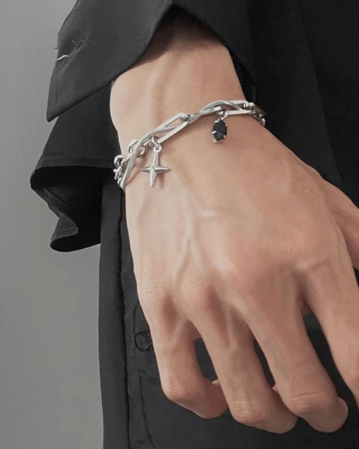 Gothic Layered Star Pendant Chain Bracelet - Image 2
