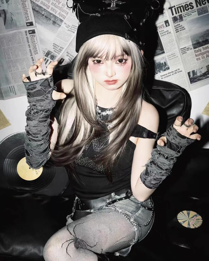 Gothic Ripped Fingerless Gloves - Image 4