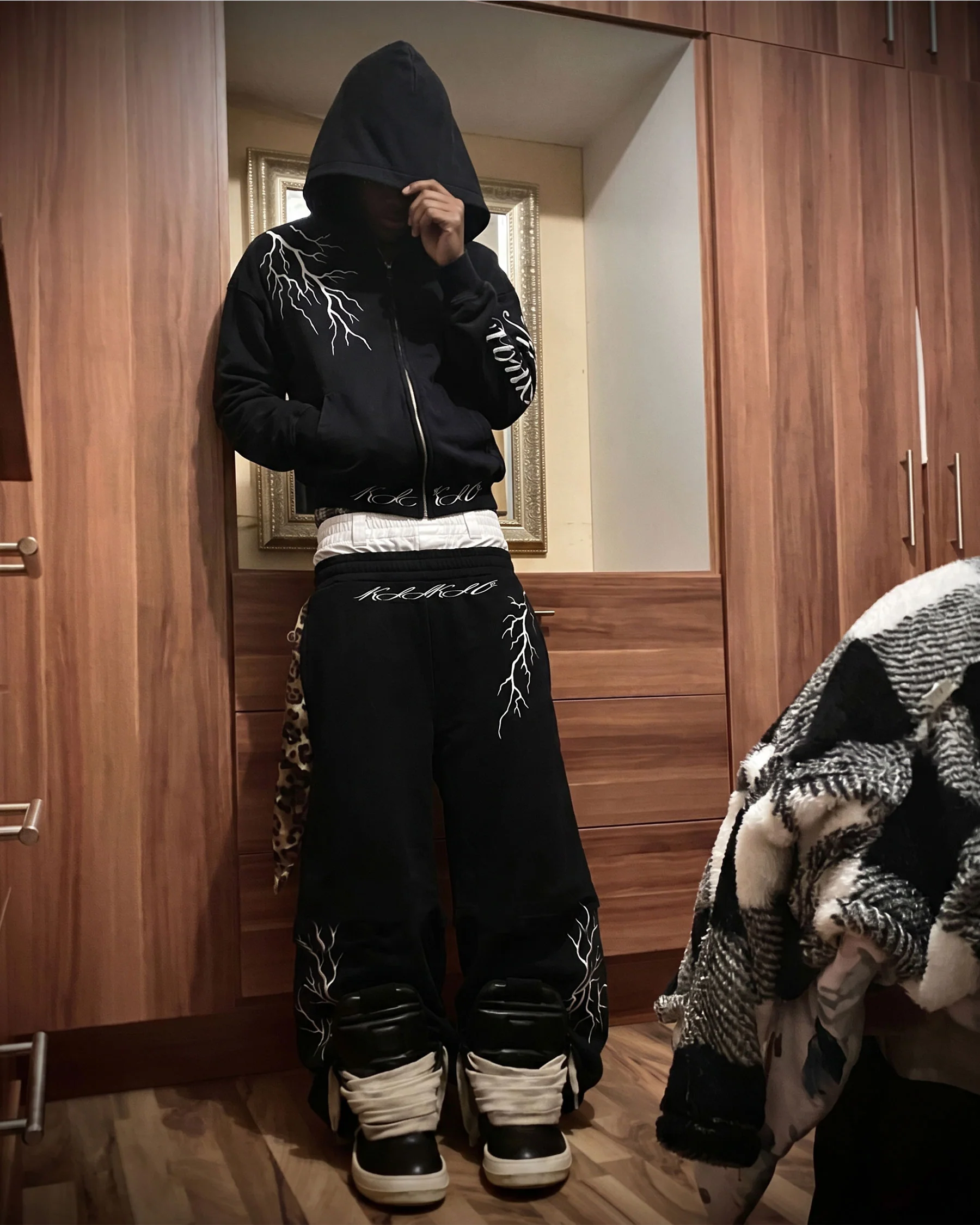 LIGHTNING Series | Layered Waist Wide-Leg Sweatpants - Image 8