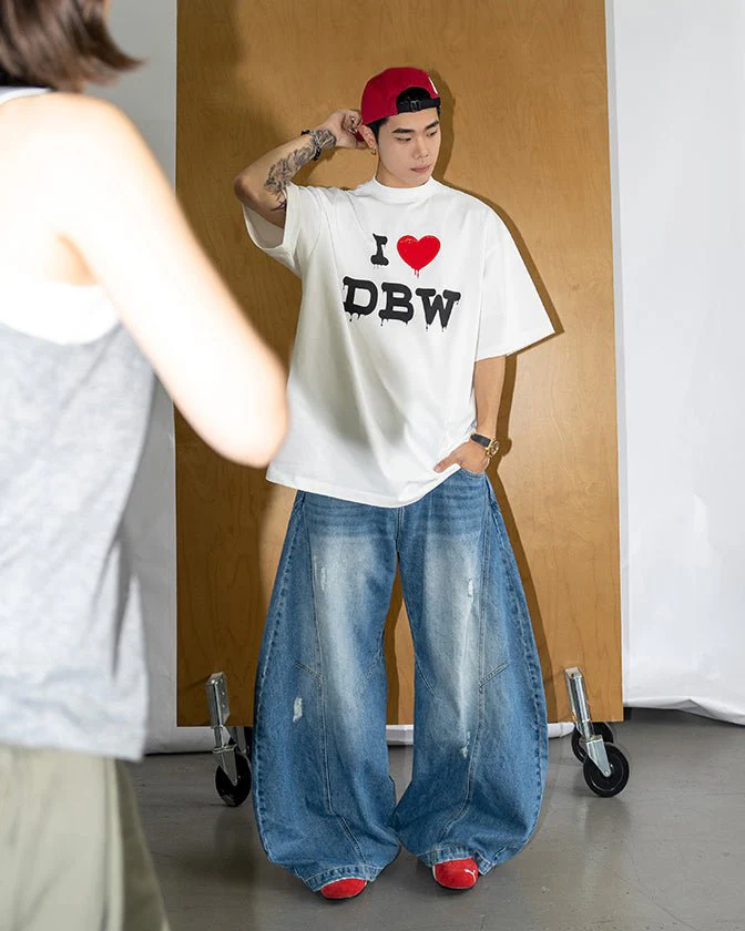 Pleated Blade-Cut Washed Jeans - Image 9