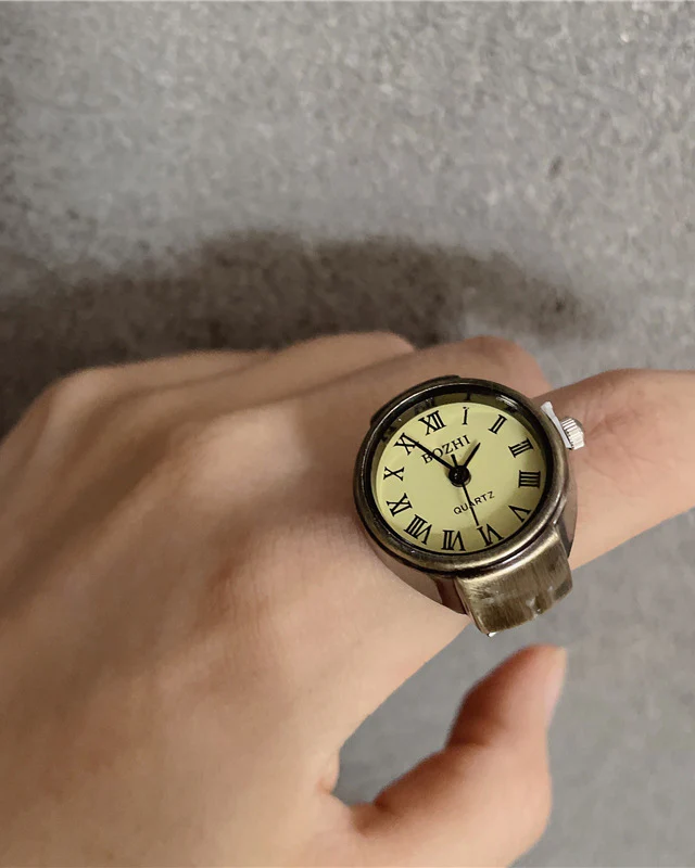 Punk-Inspired Quartz Watch Ring - Image 9