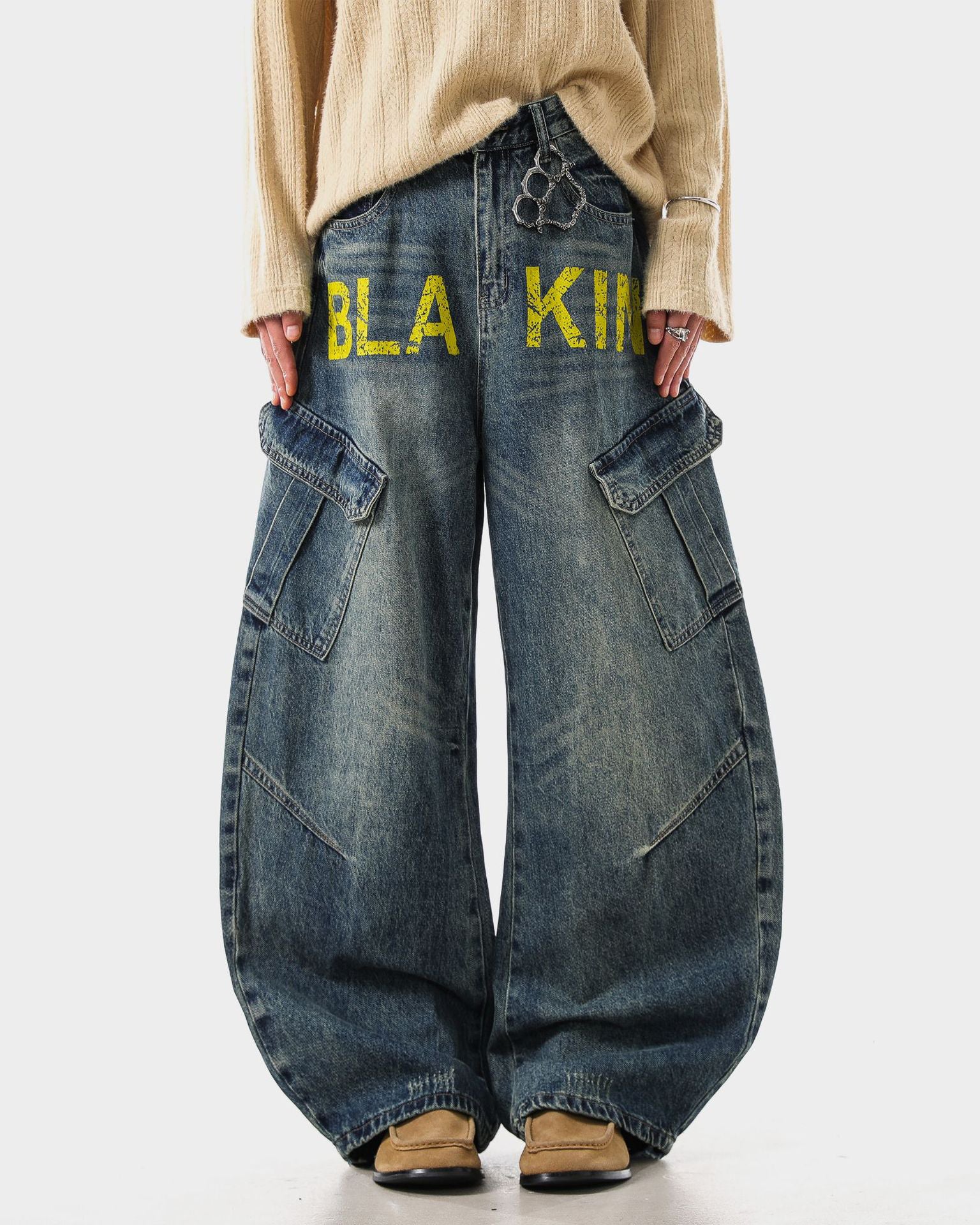 Retro Letter Print Wide-Leg Cargo Jeans - Image 2