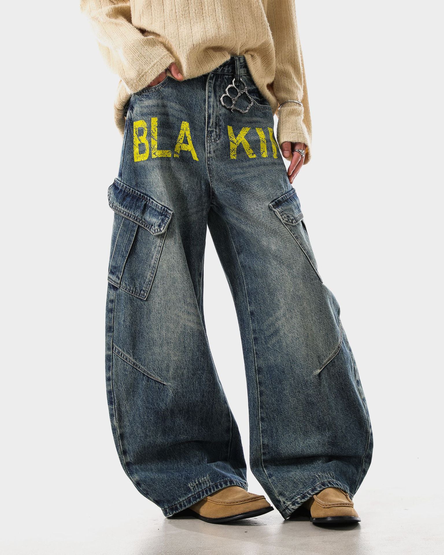 Retro Letter Print Wide-Leg Cargo Jeans - Image 3