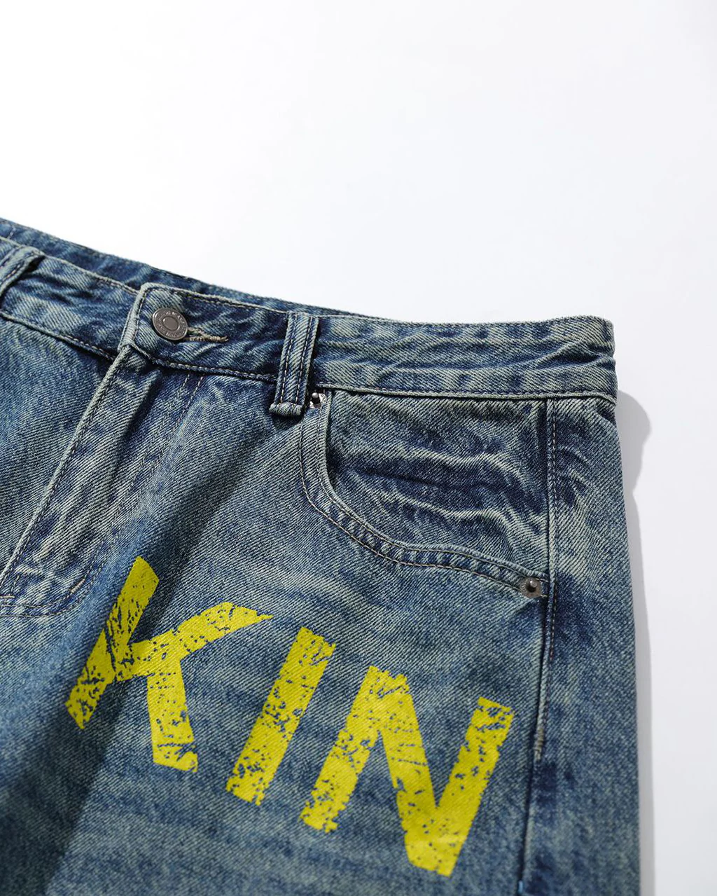 Retro Letter Print Wide-Leg Cargo Jeans - Image 6