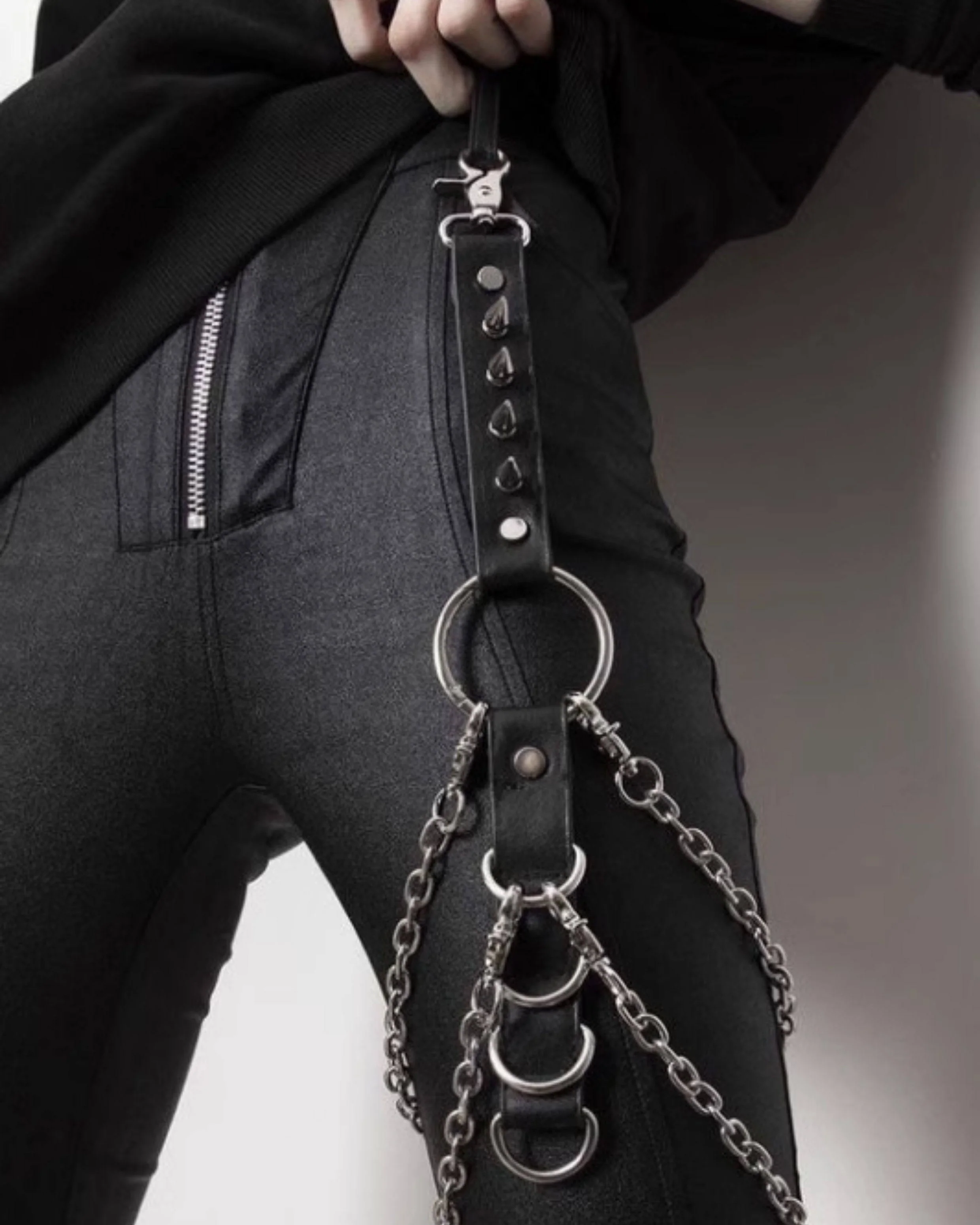 RockHip-Hop Waist Chain Accessory - Image 4