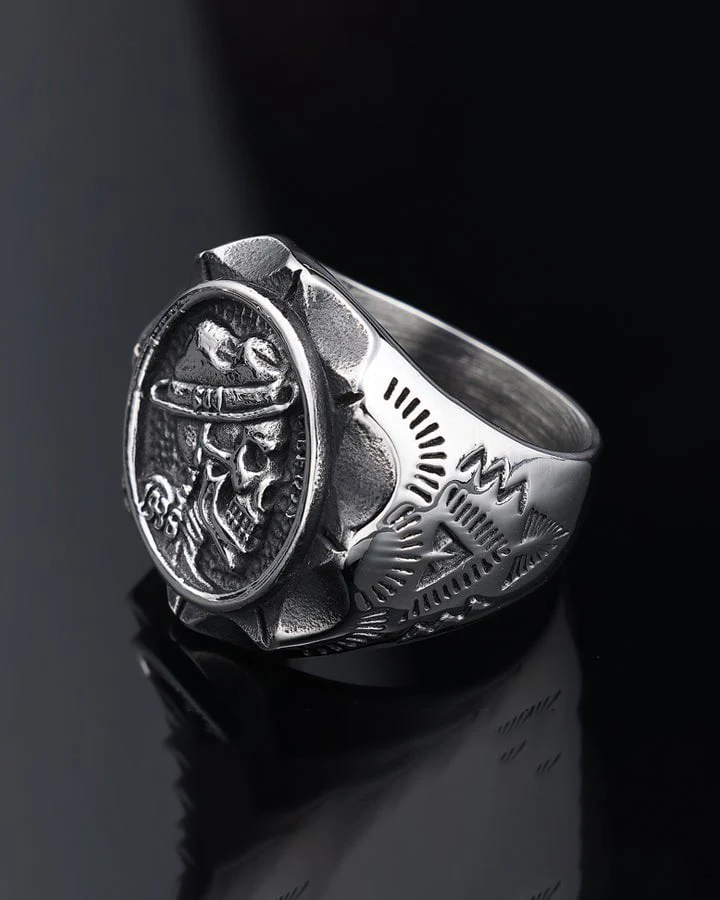 Skull Relief Vintage Ring - Image 2