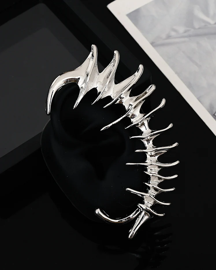 Spine Bone-Inspired Non-Pierced Ear Cuff - Image 2