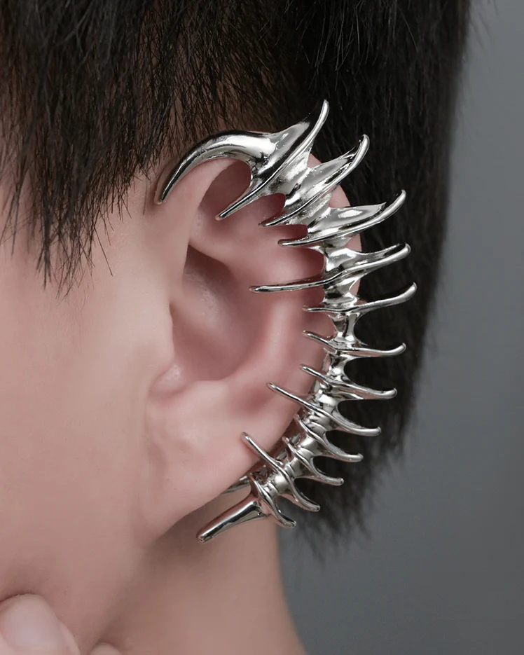 Spine Bone-Inspired Non-Pierced Ear Cuff - Image 3
