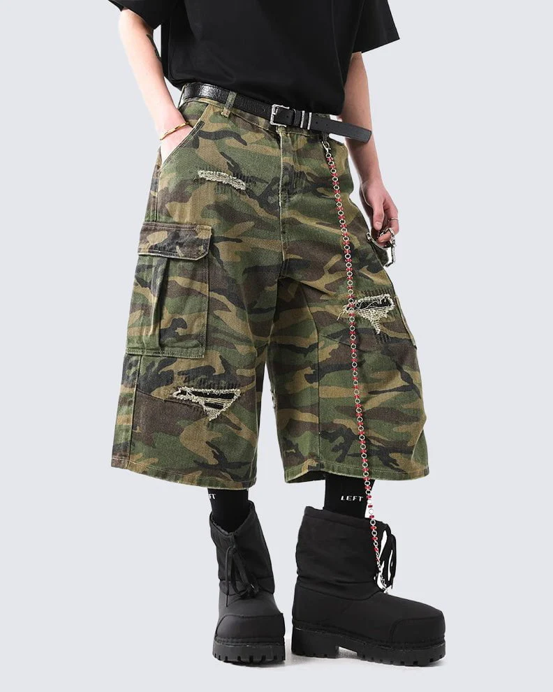Vintage Camo 3/4 Cargo Shorts - Image 2