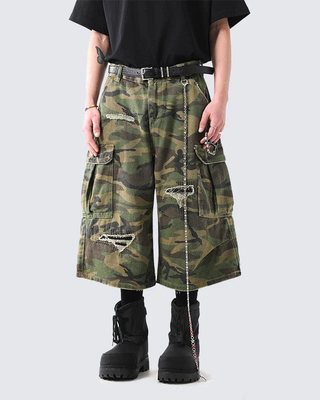 Vintage Camo 3/4 Cargo Shorts - Image 3