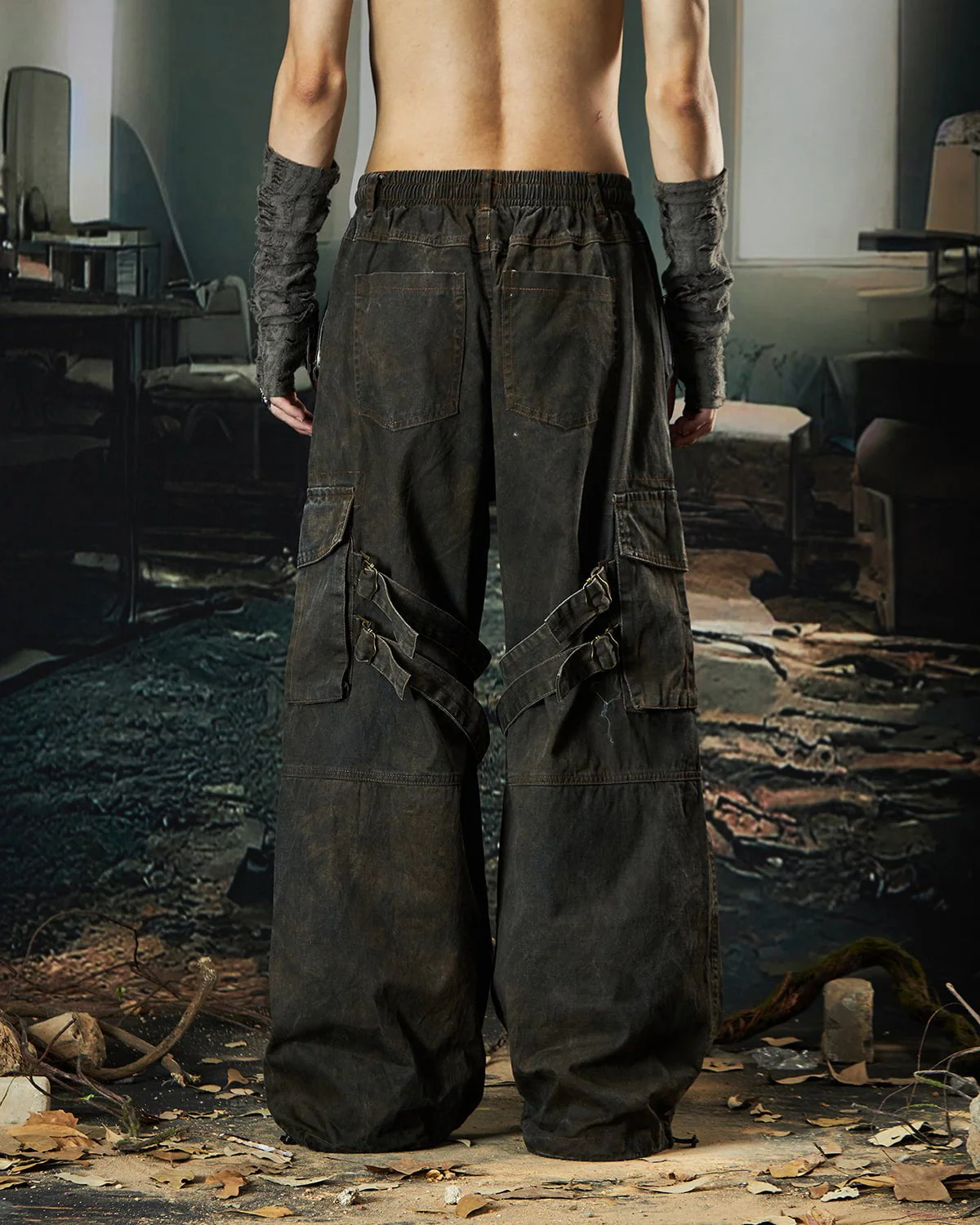 Washed Pleated Utility Cargo Pants - Image 4